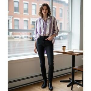 AMERICAN EAGLE - Classic Fit Purple & White Striped Button Down Shirt - Men’s M